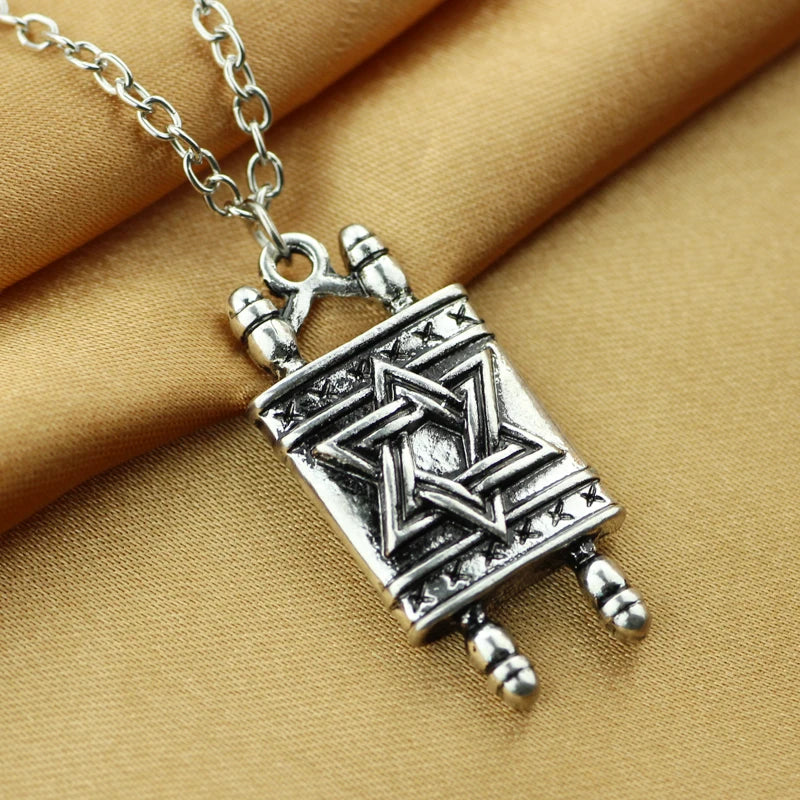 Collar con colgante religioso para hombre y mujer, con amuleto de la Estrella de David, rollo de la Torá, hebreo judío