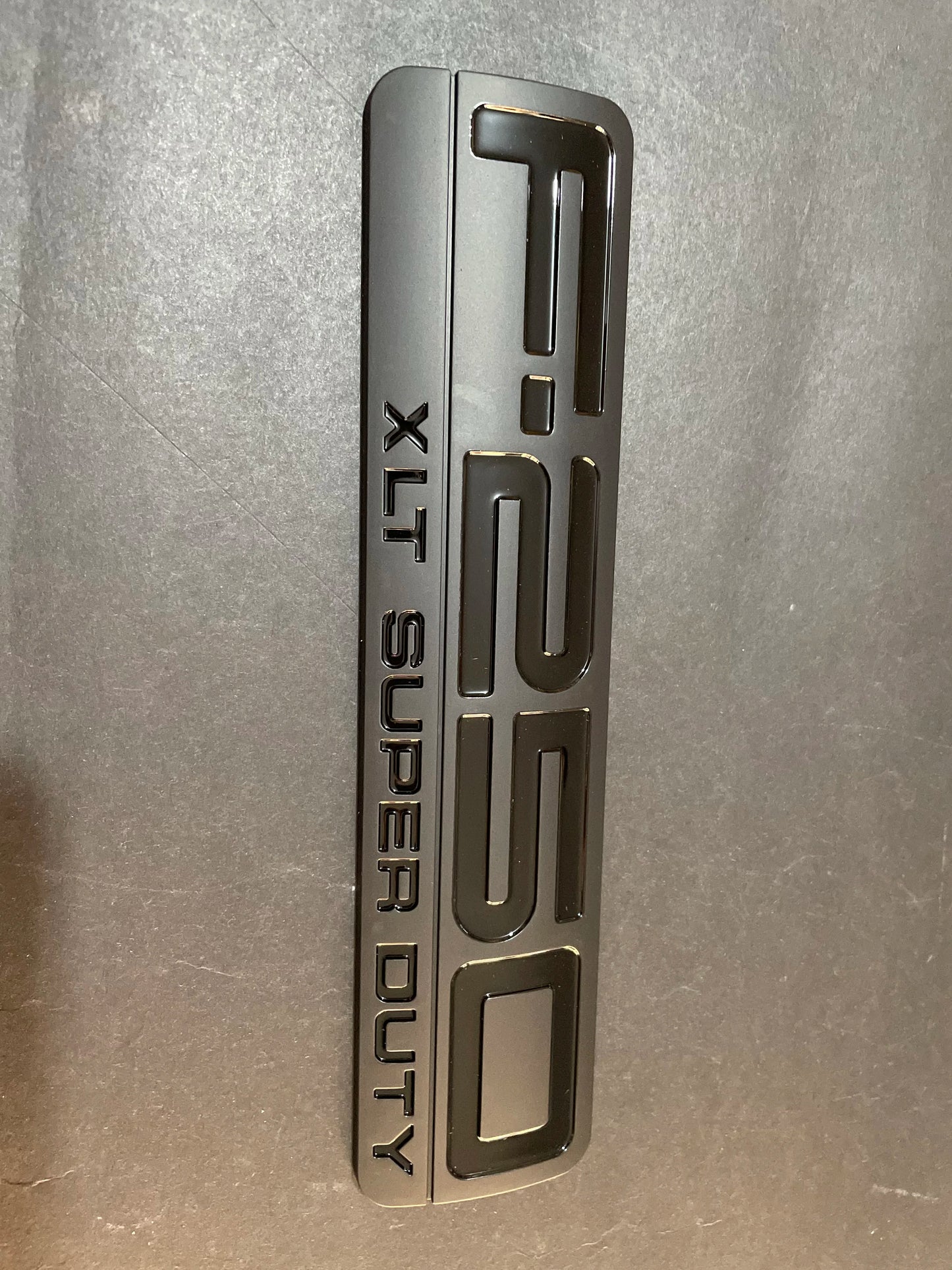 3 EMBLEMAS DE INSIGNIA IZQUIERDA/DERECHA PARA GUARDABARROS F250 SUPER DUTY XLT 05-07 NEGRO/ROJO/CROMADO