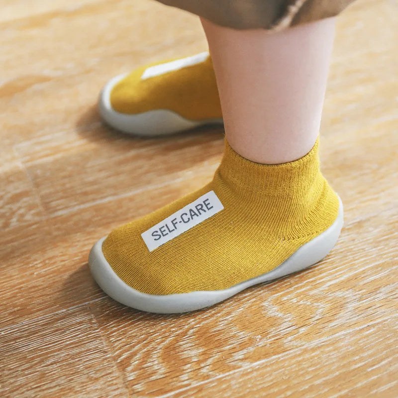 Zapatos para bebés, primeros pasos, para niños y niñas, suela de goma suave antideslizante, zapatos casuales descalzos, botines de punto