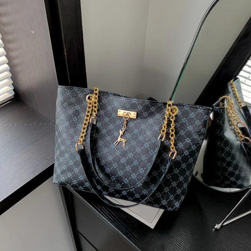 Nuevo bolso de mano para presbicia, de piel suave y textura, de gran capacidad, para mujer, con accesorios colgantes, bolso de hombro.