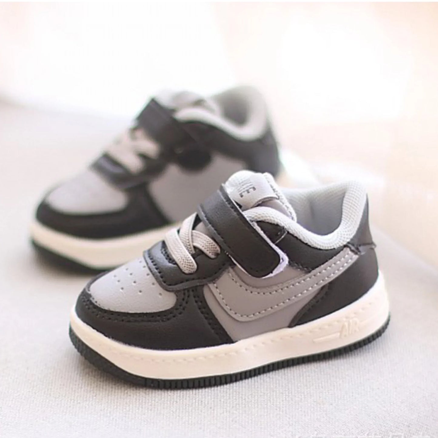 Zapatos para niños, zapatillas de correr para otoño e invierno, zapatillas de exterior antideslizantes, suela suave, zapatos deportivos para bebés y niños pequeños.