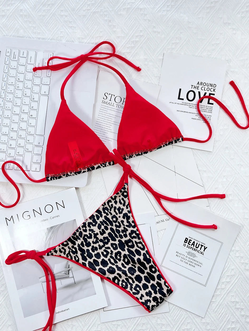 Microbikini de leopardo sexy para mujer, traje de baño femenino de 2023, conjunto de bikini tipo tanga, brasileño, con cuello halter, ropa de playa con cordones
