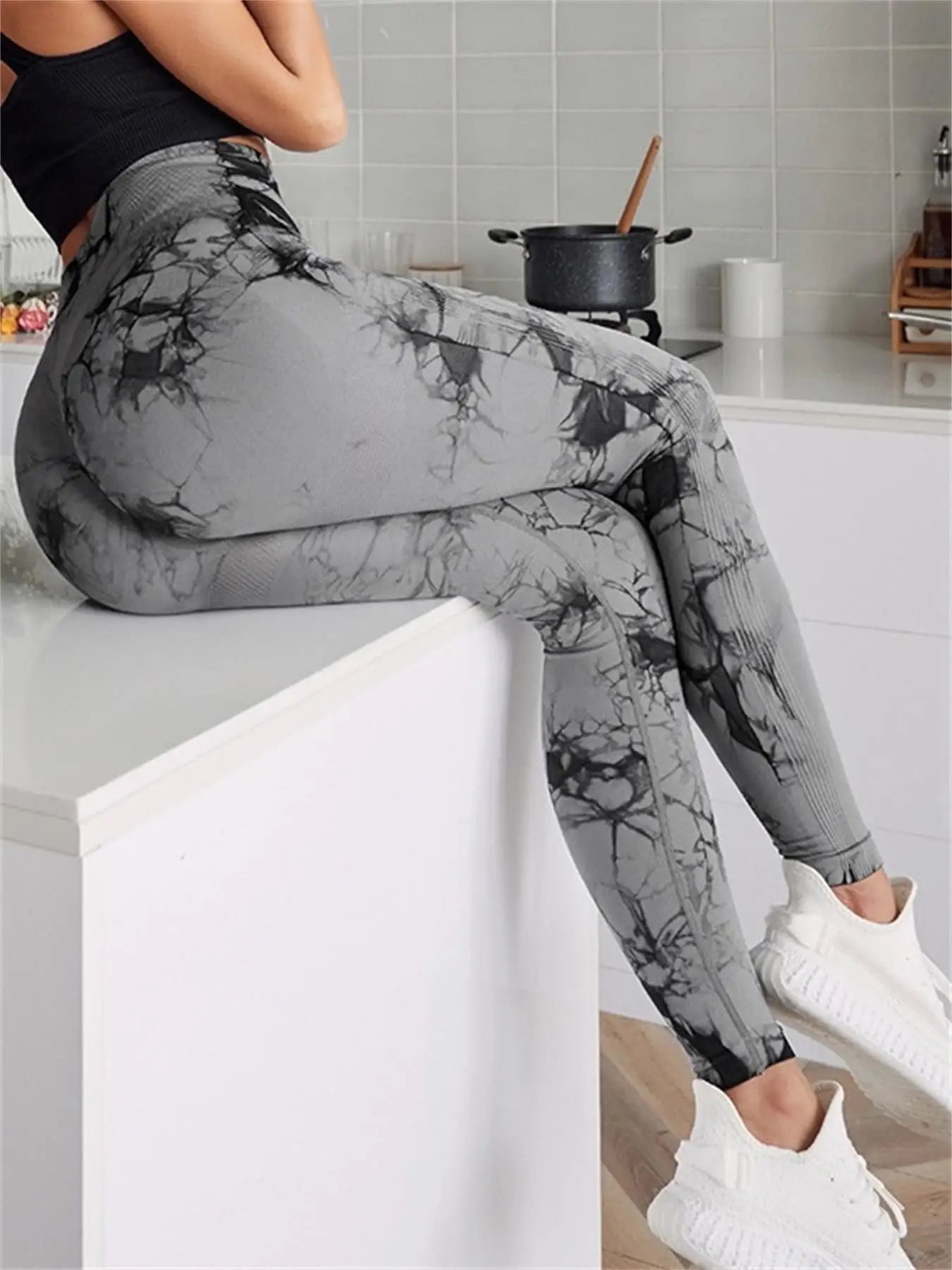 All Seasons Women's Tie Dye Print High Waist Sports Leggings, Breathable Wide Waistband Seamless Skinny Pants for Gym Workout
