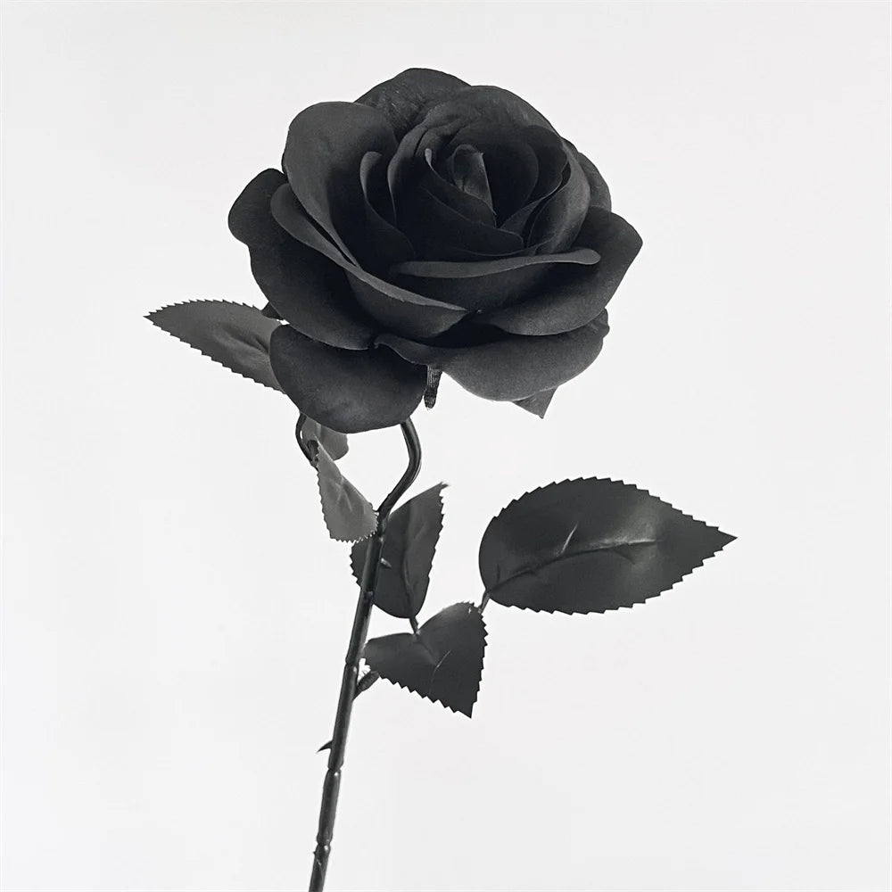 Ramo de flores artificiales para Halloween con calabazas y rosas negras, centro de mesa para el comedor y la sala de estar.