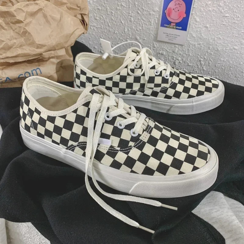 Zapatos vintage de lona para mujer, estilo nuevo, con cintura floreada, estilo tablero de ajedrez, caña baja, para hombre y mujer, venta al por mayor, de cuero y goma.