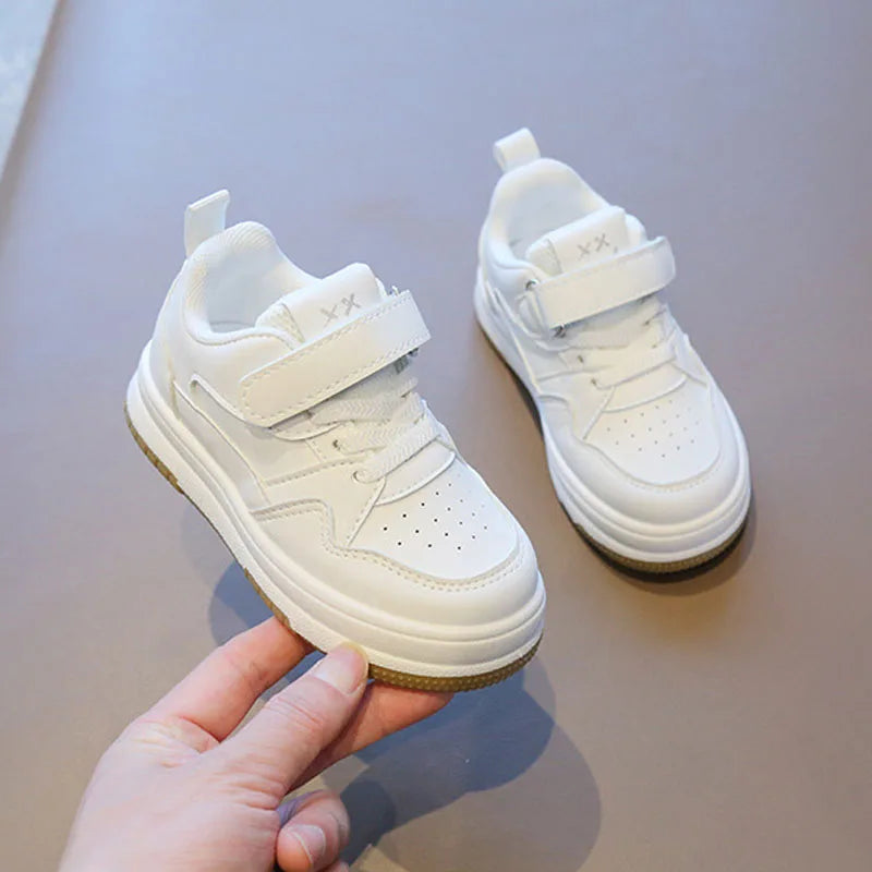 Zapatos blancos para niños, primavera y otoño, deportivos, antideslizantes, ligeros, de suela blanda, informales.