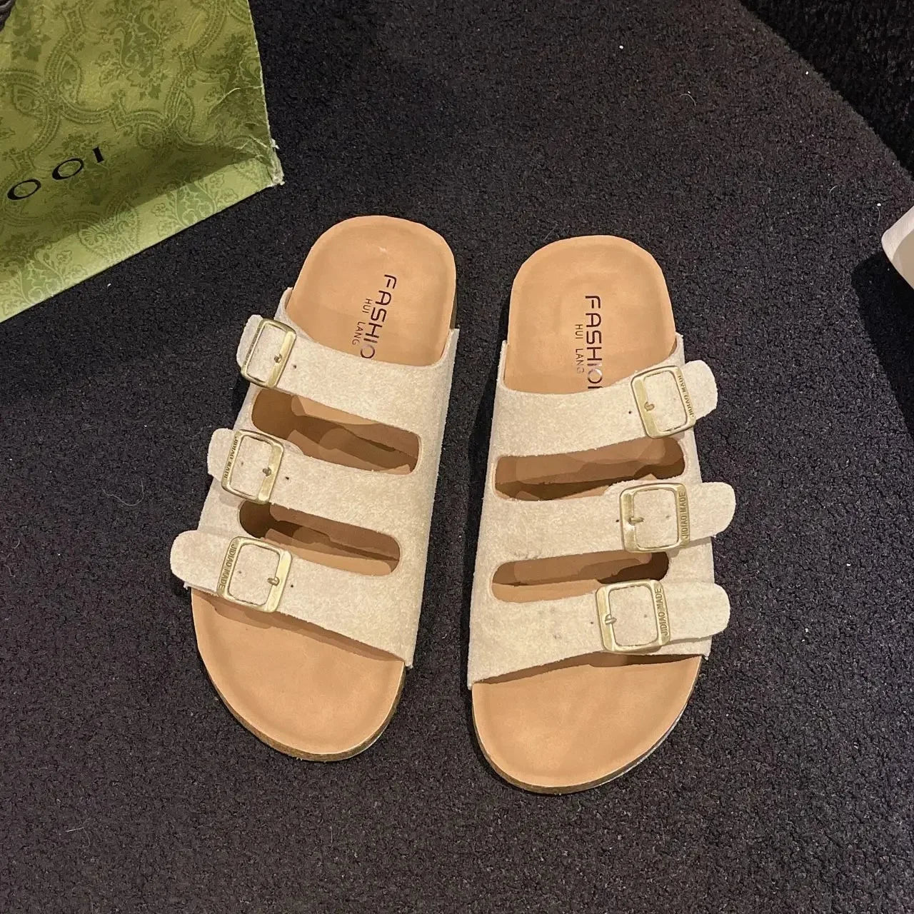 Zapatillas de verano para mujer, para uso en exteriores, de marca moderna, sandalias de playa, de madera suave, para conducir, para parejas, zuecos planos de una sola tira, para adultos, ocio S