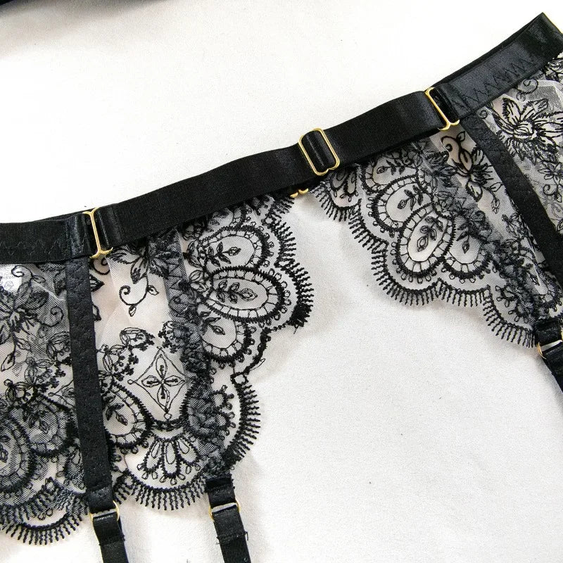 Tornova - Conjunto de ropa interior sexy con bordado de 5 piezas para mujer, de malla con retazos, transparente, con cuello halter y ligas, lencería sexy