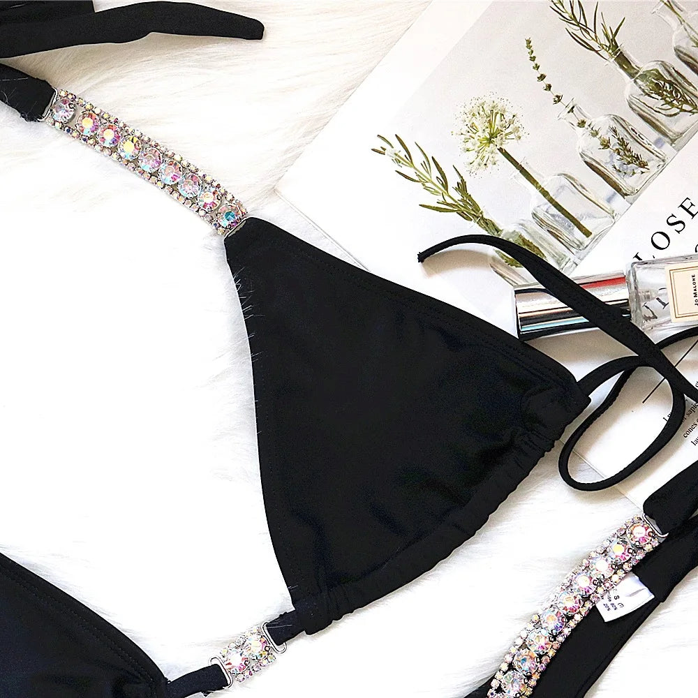 Bikini sexy de 4 colores para mujer, traje de baño liso de lujo con diamantes de imitación, estilo halter, conjunto de bikini para mujer, traje de baño de playa con tanga.