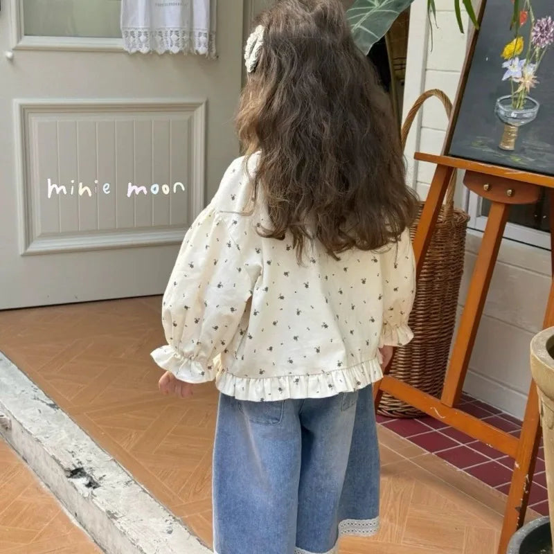 Ropa infantil, primavera 2025, nuevo estilo, versión coreana, chaqueta elegante de algodón con bolsillos y estampado floral a cuadros para niñas.