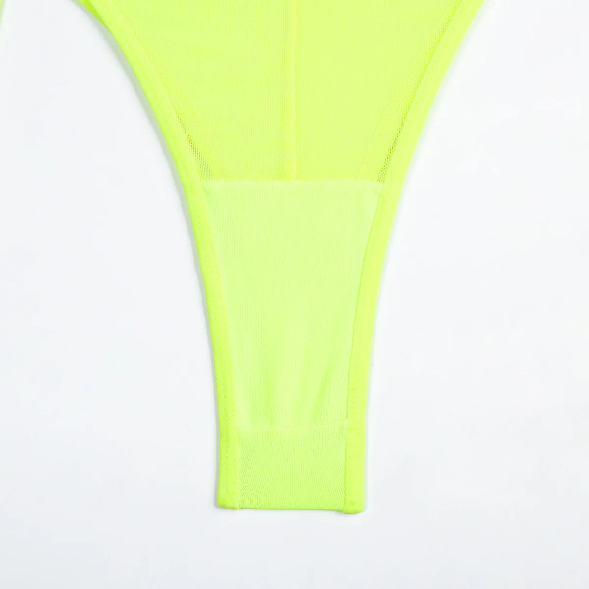 Conjunto de lencería sexy para mujer, con panel de encaje, escote en V profundo, glúteos abiertos, tirantes con forma de corazón de melocotón, cadena cruzada, liguero, ropa interior de tres piezas