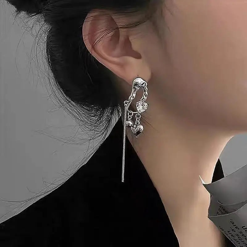 1 par de pendientes vintage punk de metal con borlas de circonita y corazón para mujer y hombre, estilo gótico Y2K Harajuku, accesorios de joyería de cadena larga.