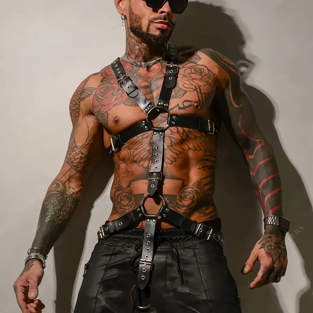 Arnés de caballo de cuero sintético para hombre, ajustable, para fiesta de disfraces, ideal para juegos de rol.