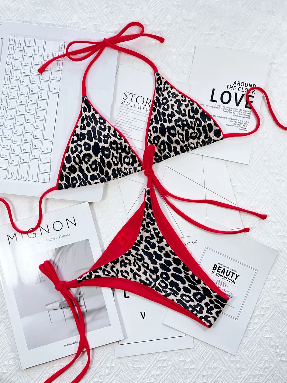 Microbikini de leopardo sexy para mujer, traje de baño femenino de 2023, conjunto de bikini tipo tanga, brasileño, con cuello halter, ropa de playa con cordones