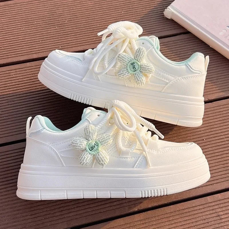 Zapatillas deportivas elegantes de suela gruesa para mujer, informales, versátiles, blancas, para primavera y verano, ideales para faldas.
