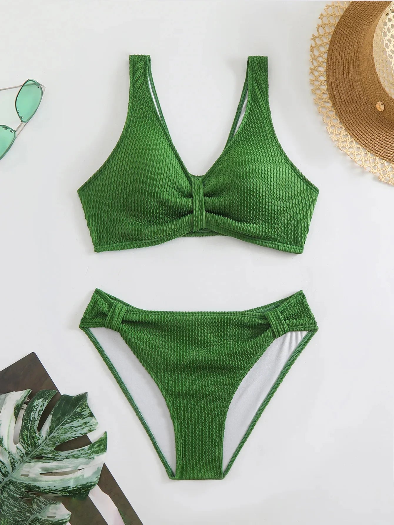 Nuevo traje de baño de dos piezas de bikini 2025, color puro, alta elasticidad, monocromático, ajuste cómodo, ropa de playa para mujer.