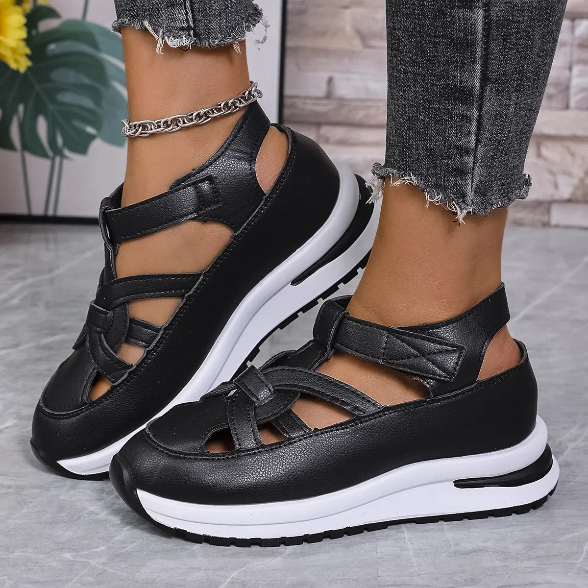 Sandalias de mujer de talla grande, primavera 2025, nuevas, con tacón romano mágico, código 43, cómodas, transpirables, sin cordones, para verano.