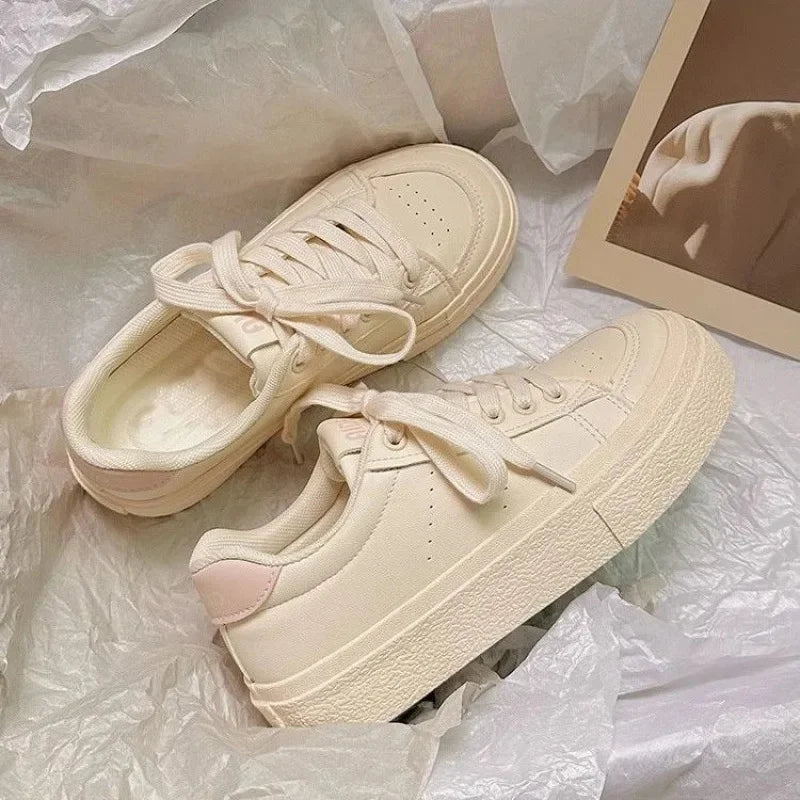 Zapatos de mujer de cuero con suela gruesa y cremosa, de corte bajo, elegantes y versátiles, estilo nuevo para otoño, para estudiantes, planos