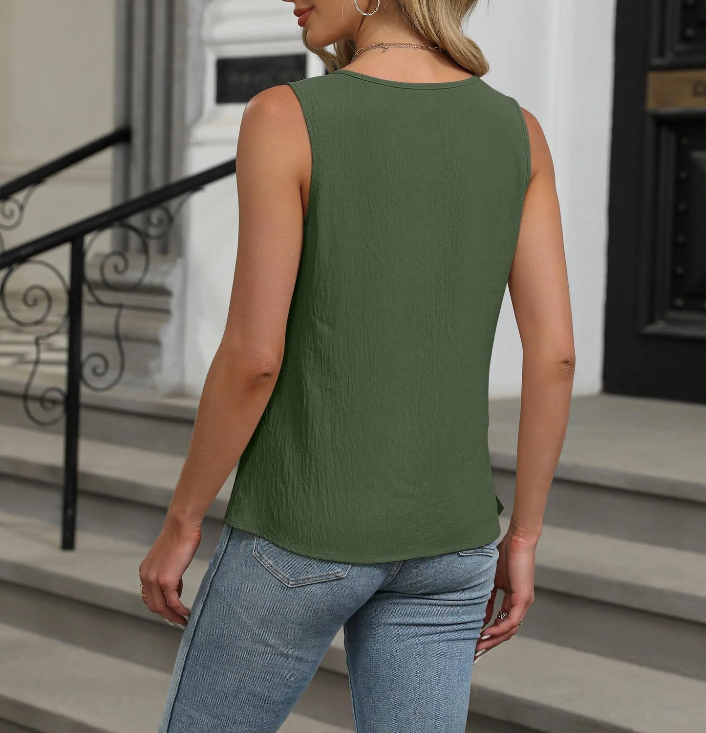 Blusa de verano a la moda para mujer, sin mangas, sexy, para vacaciones, holgada, con pliegues, para fiesta, informal, 2025