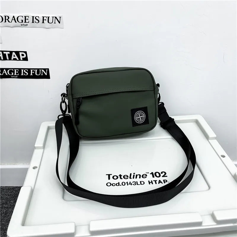 Bolso de hombro de tendencia urbana personalizado para hombres y mujeres, bolso de hombro portátil pequeño de cuero estilo hip hop para deportes al aire libre
