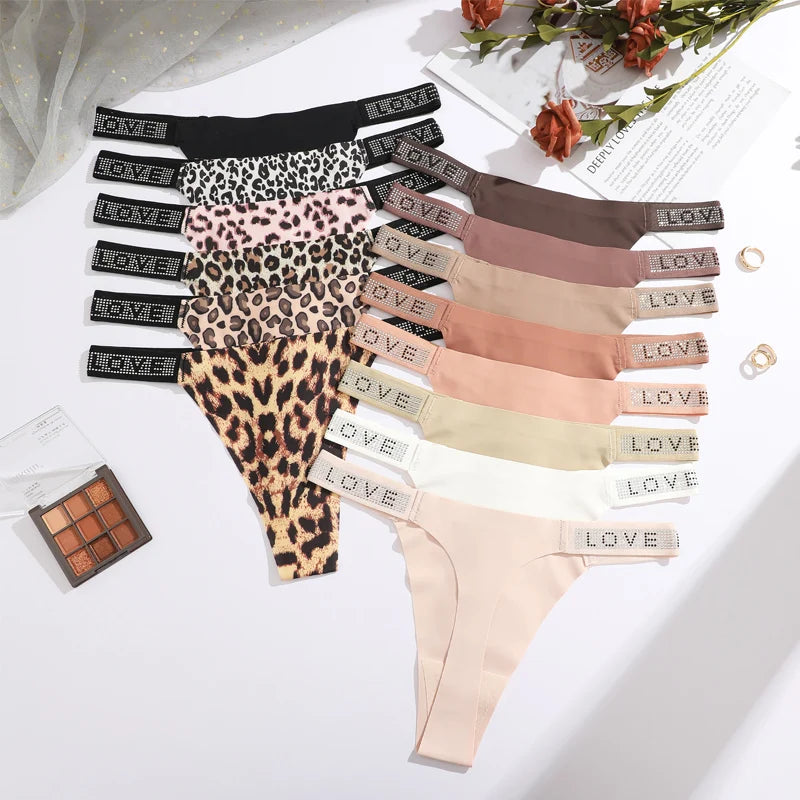 Conjunto de 7 tangas con estampado de leopardo y letras de cristal para mujer, ropa interior suave y transpirable de cintura baja, sin marcas.