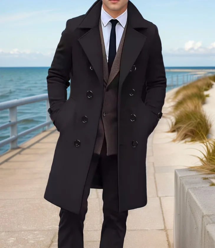 Abrigo de lana y mezclas para hombre, de manga larga, estilo casual, con cuello clásico, corte ajustado y confeccionado en colores lisos. Disponible en 10 colores.