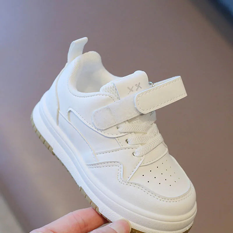 Zapatos blancos para niños, primavera y otoño, deportivos, antideslizantes, ligeros, de suela blanda, informales.