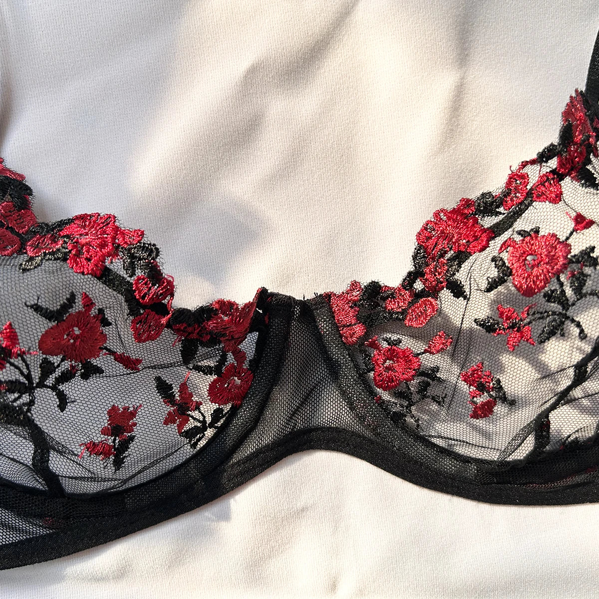 Conjunto de lencería sexy para mujer, sujetador exótico con estampado bordado y push up, bralette fino.