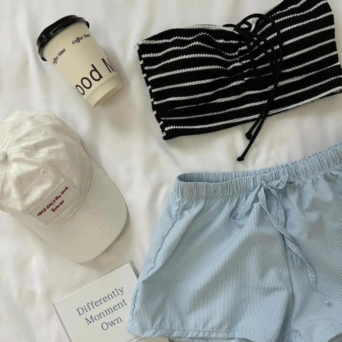 Bikini coreano retro a rayas para mujer, traje de baño de primavera con cuello colgante, para vacaciones en la playa, 2025