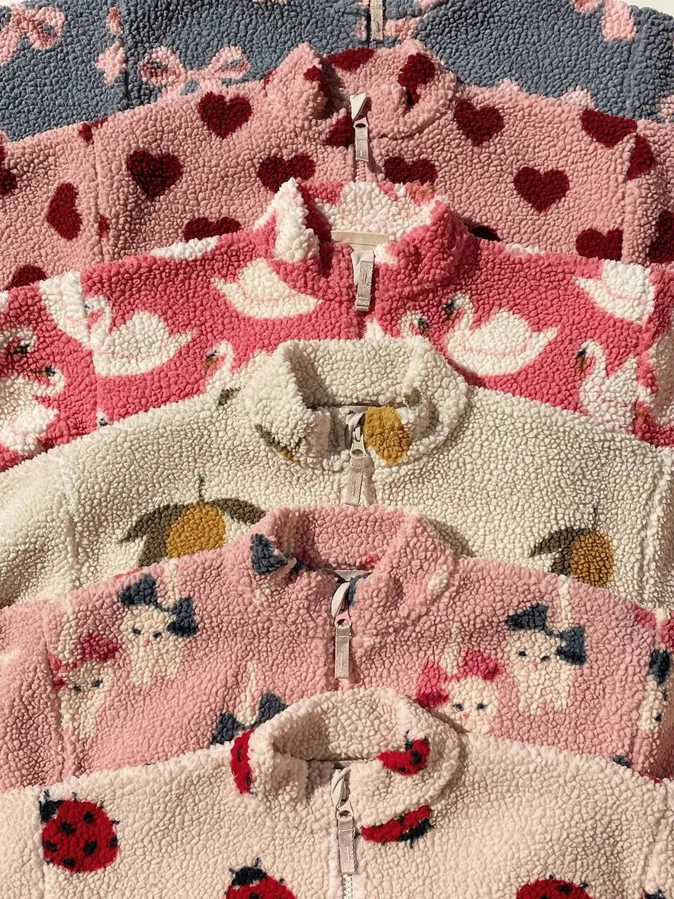 Chaqueta para niños, otoño 2025, nueva moda con estampado Ks, ropa de algodón para niñas y niños, abrigo cálido de lana de cordero gruesa, ropa para niños