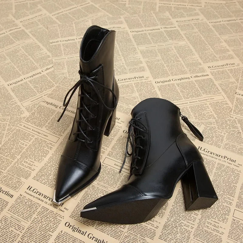 Botines de tacón alto con punta puntiaguda para mujer, botas sencillas de tacón de bloque para otoño e invierno de 2025.