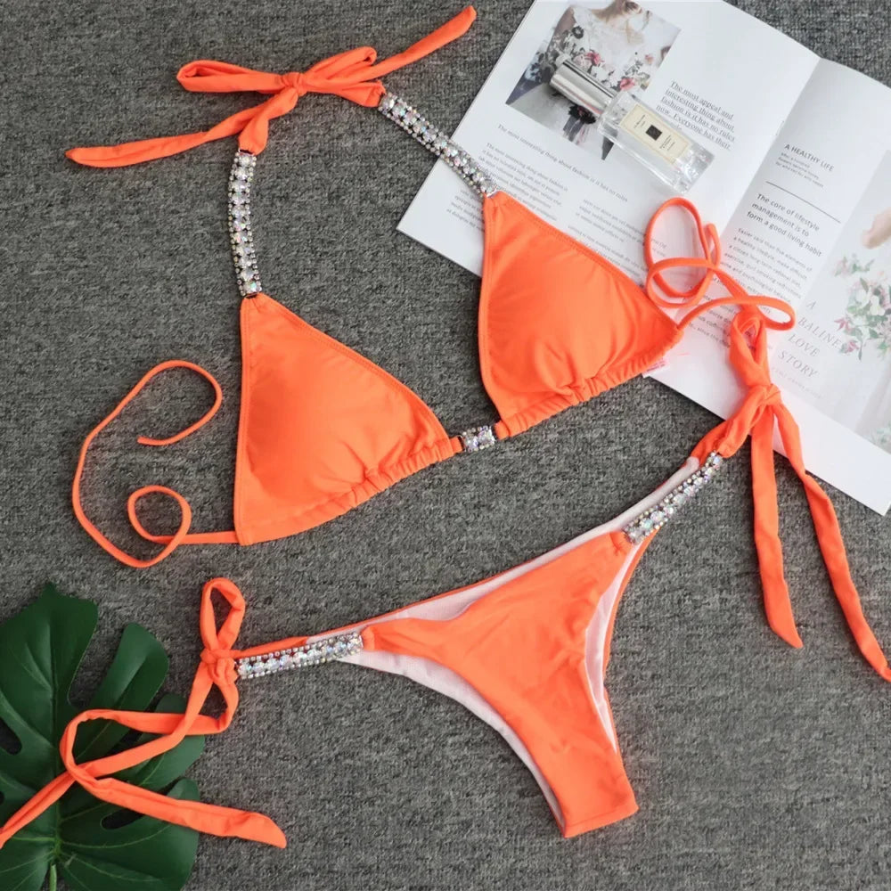 Bikini sexy de 4 colores para mujer, traje de baño liso de lujo con diamantes de imitación, estilo halter, conjunto de bikini para mujer, traje de baño de playa con tanga.