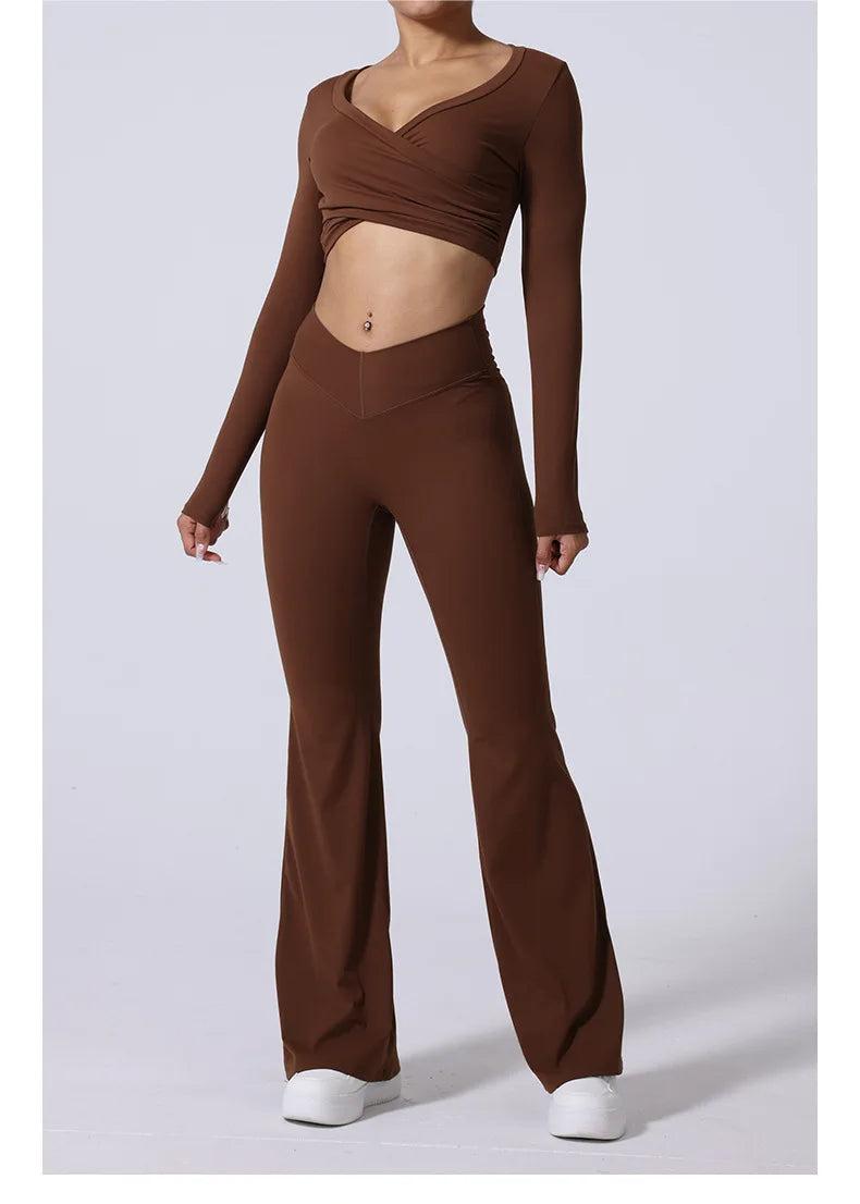 Conjunto de yoga para mujer: pantalones acampanados, ropa deportiva para gimnasio, top push-up de manga larga, estilo deportivo y sexy.