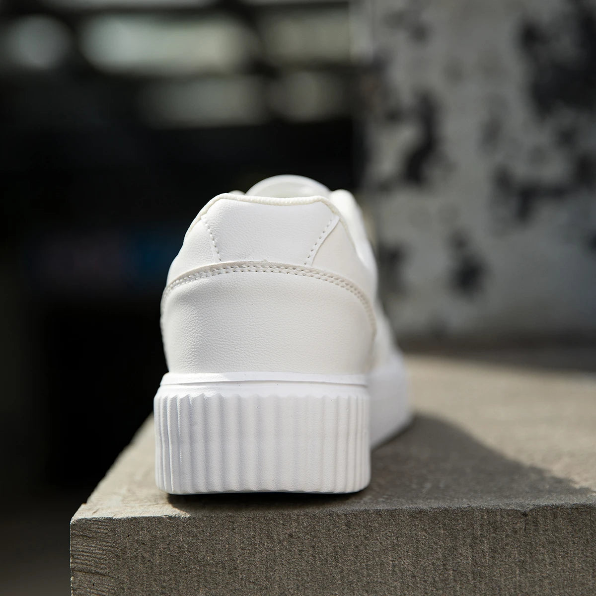 Zapatos de mujer ligeros y transpirables, planos blancos, para fiesta, informales, deportivos, para correr, a la moda, para oficina, con cordones.