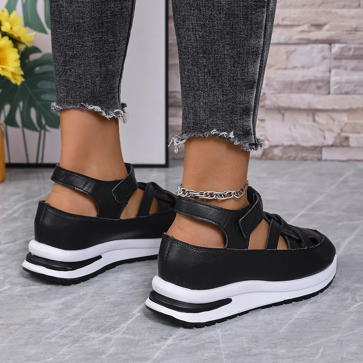 Sandalias de mujer de talla grande, primavera 2025, nuevas, con tacón romano mágico, código 43, cómodas, transpirables, sin cordones, para verano.