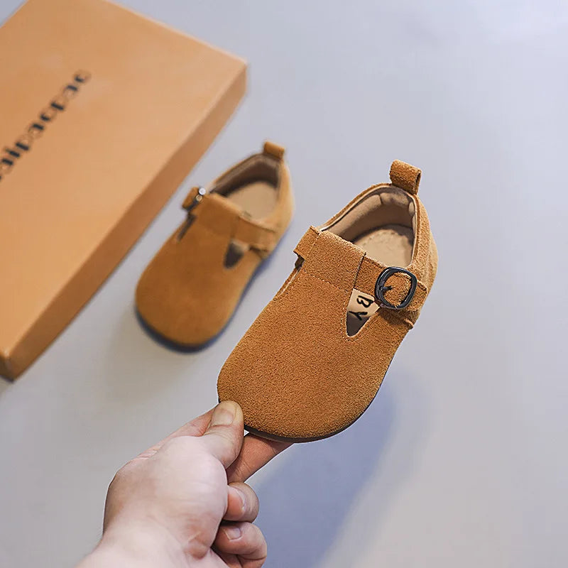 Zapatos planos de invierno para niñas, botas de nieve cálidas de algodón afelpado, suela suave y antideslizante para bebés que empiezan a caminar.