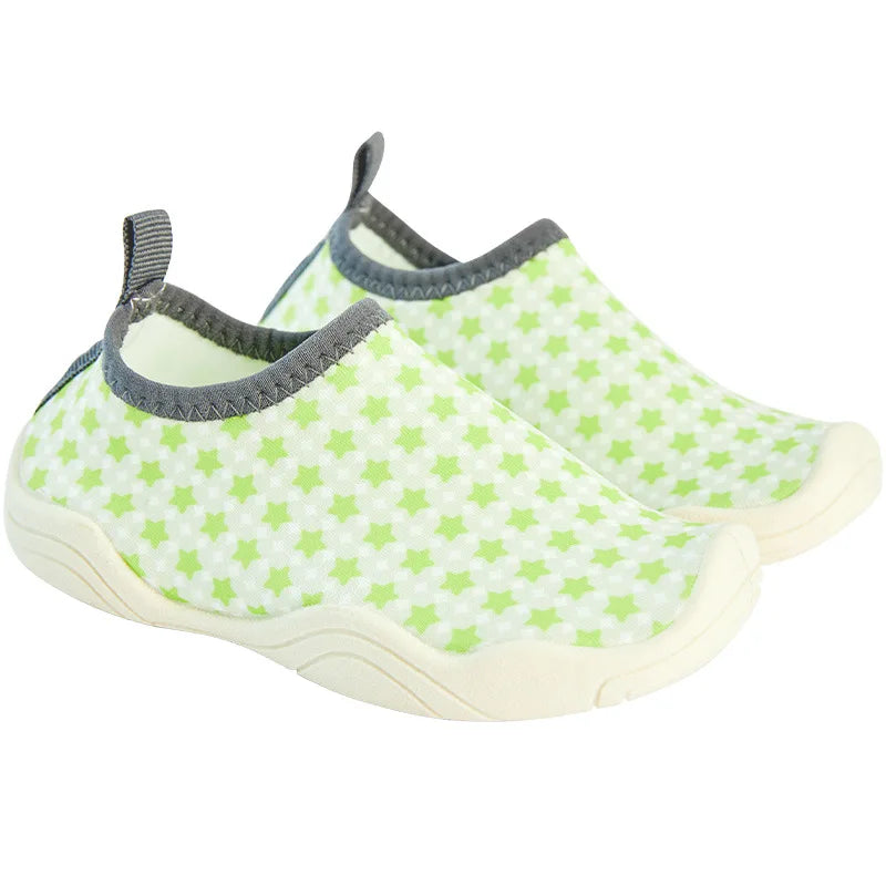 Zapatillas de senderismo para niños, zapatos de agua con suela blanda para niños, calzado antideslizante de dibujos animados para playa, para nadar descalzo