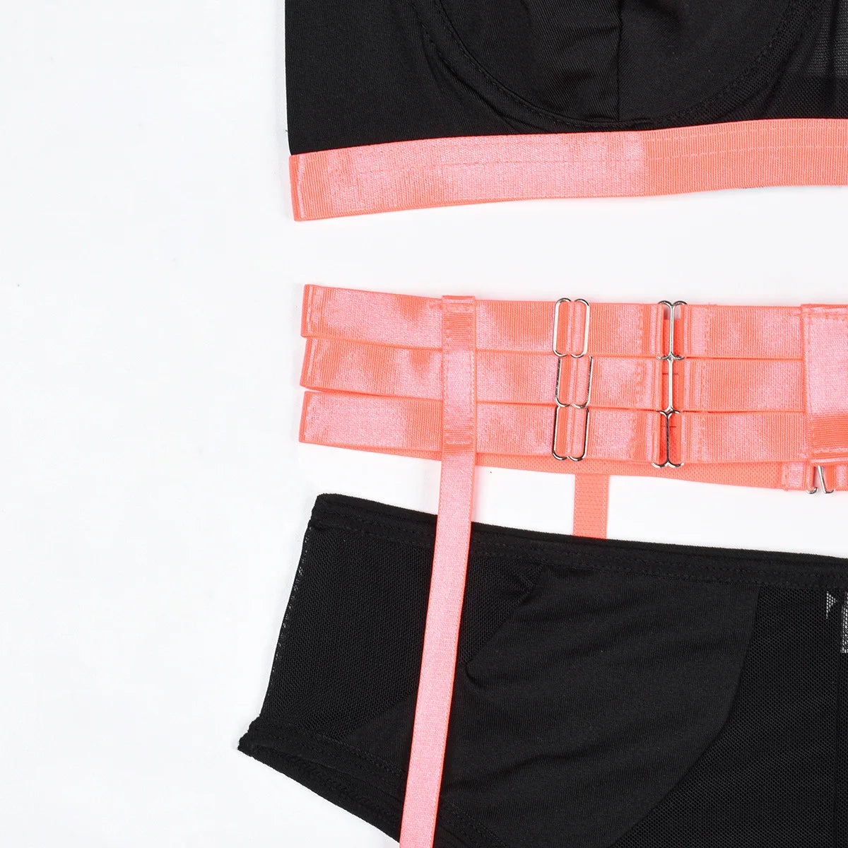 Conjunto de lencería sexy para mujer, con panel de encaje, escote en V profundo, glúteos abiertos, tirantes con forma de corazón de melocotón, cadena cruzada, liguero, ropa interior de tres piezas