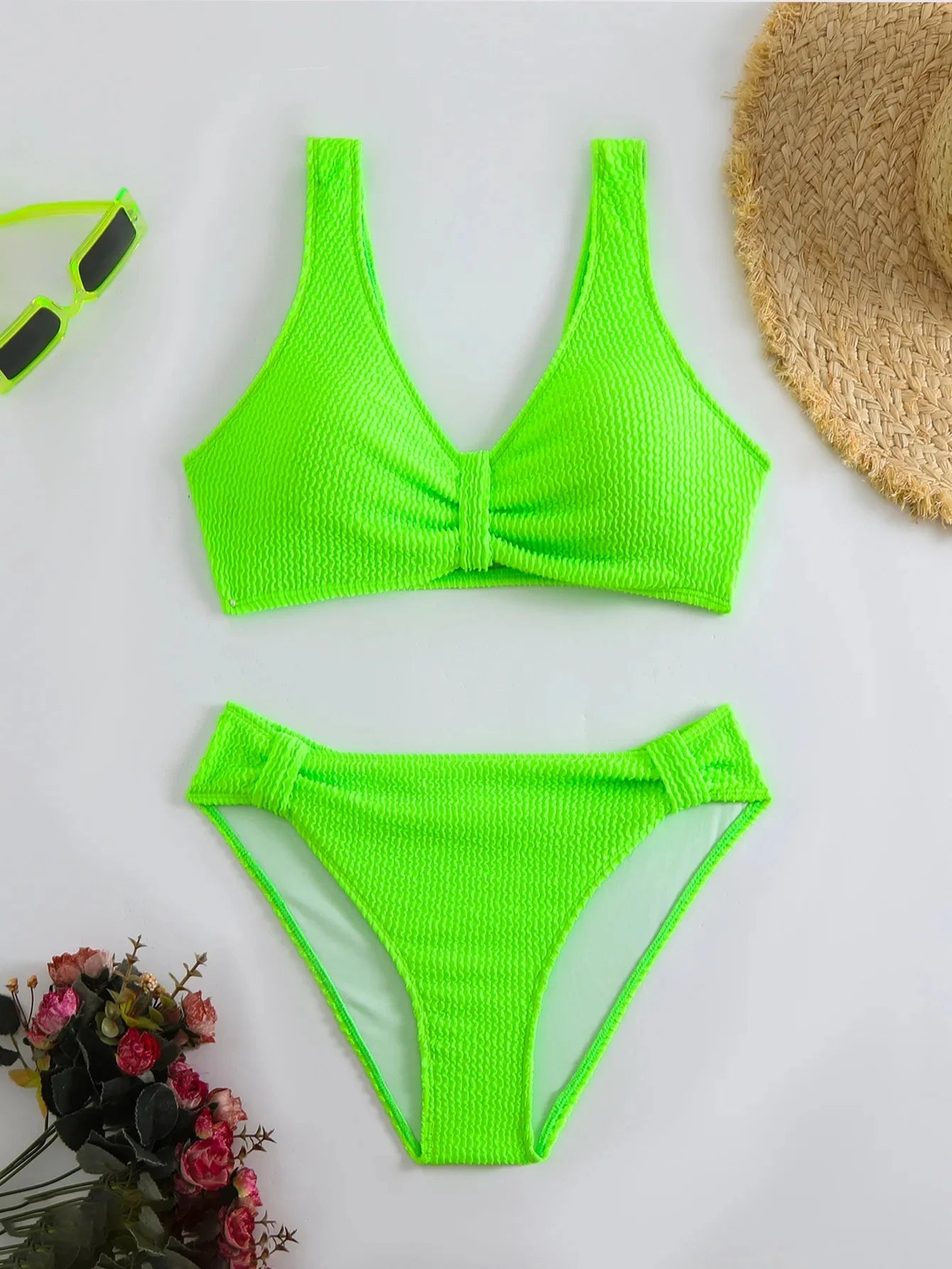 Nuevo traje de baño de dos piezas de bikini 2025, color puro, alta elasticidad, monocromático, ajuste cómodo, ropa de playa para mujer.