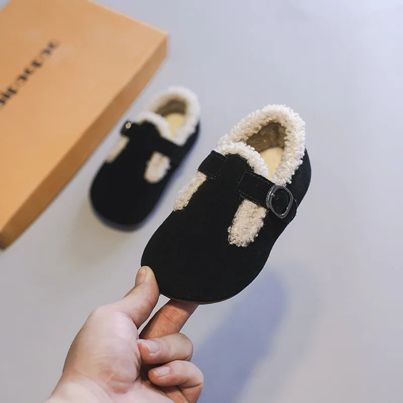 Zapatos planos de invierno para niñas, botas de nieve cálidas de algodón afelpado, suela suave y antideslizante para bebés que empiezan a caminar.