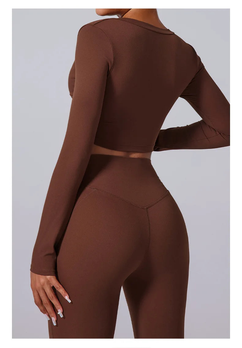 Conjunto de yoga para mujer: pantalones acampanados, ropa deportiva para gimnasio, top push-up de manga larga, estilo deportivo y sexy.