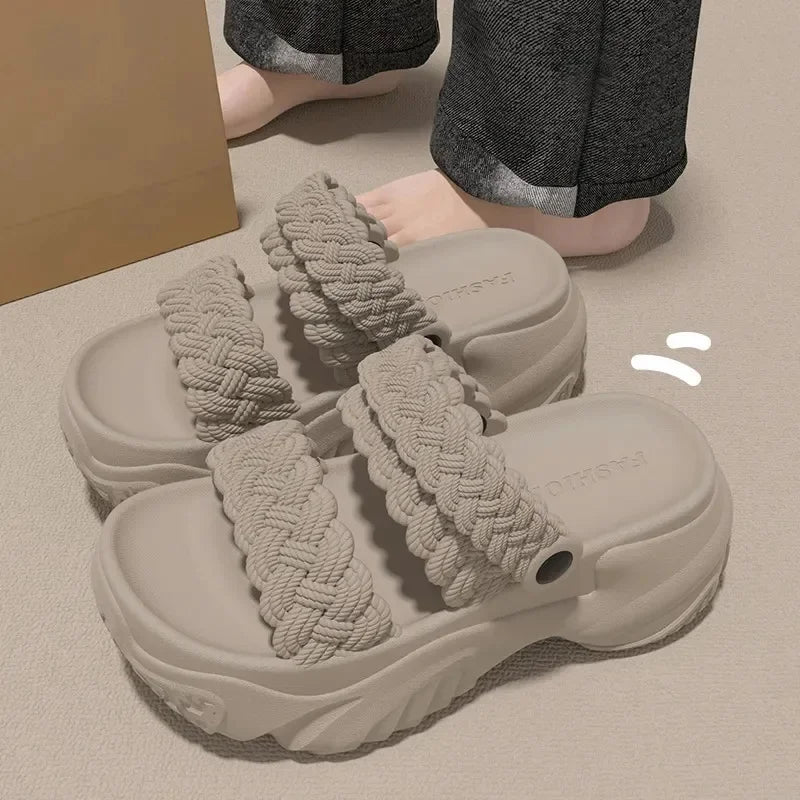 Sandalias casuales de playa para mujer, verano 2025, nuevo estilo, EVA, suela gruesa, con realce, para uso en exteriores, zapatillas antideslizantes, zapatos sin cordones
