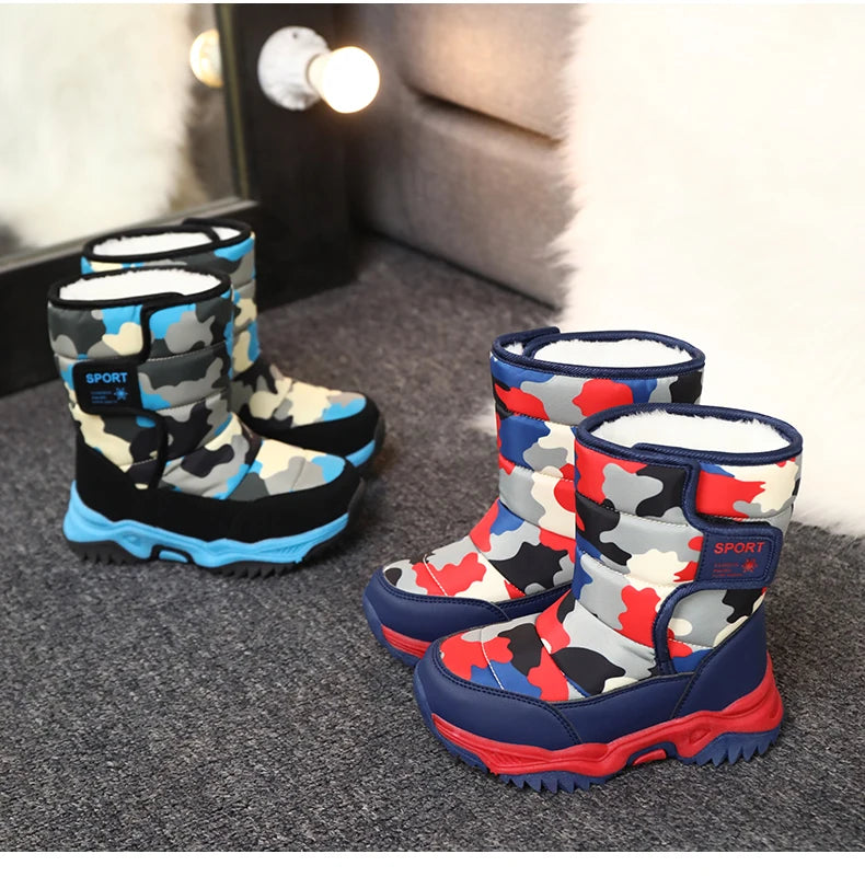 Zapatos de invierno 2025 para niños, de felpa, impermeables, antideslizantes, con suela de goma, botas de nieve cálidas a la moda para exteriores.