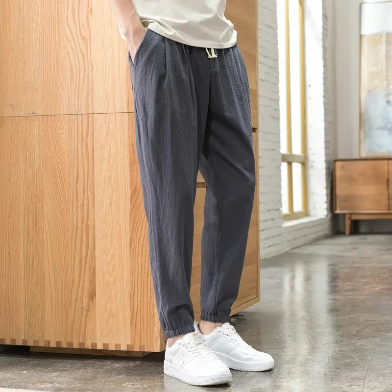 Pantalones casuales ligeros de primavera y verano para hombre, pantalones cortos coreanos de moda, pantalones cargo adelgazantes de pie pequeño para hombre