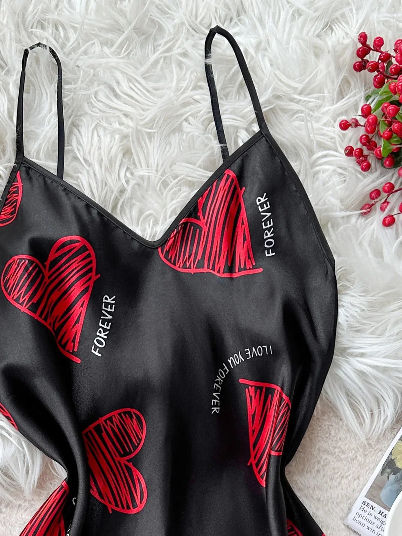 Camisón de satén con estampado de labios rojos para San Valentín, minivestido de dormir sin espalda y cuello en V para mujer