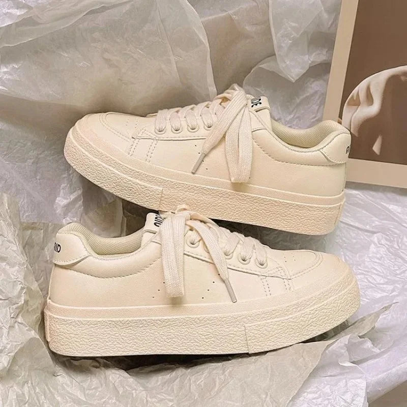 Zapatos de mujer de cuero con suela gruesa y cremosa, de corte bajo, elegantes y versátiles, estilo nuevo para otoño, para estudiantes, planos