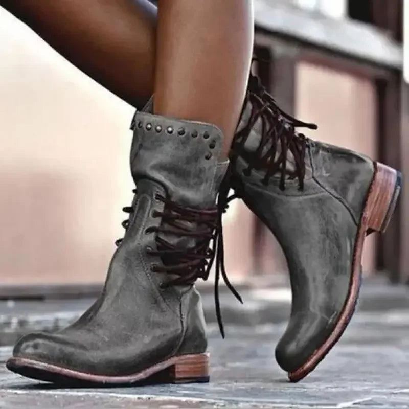 Botas de media caña con remaches para mujer, botines de caballero a la moda, estilo británico, para otoño e invierno, con cordones cruzados, de PU