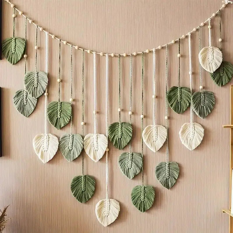 Decoración bohemia para el hogar, tapiz de macramé con hojas y plumas, decoración colgante de pared para sala de estar y dormitorio, arte de pared bohemio para el hogar.