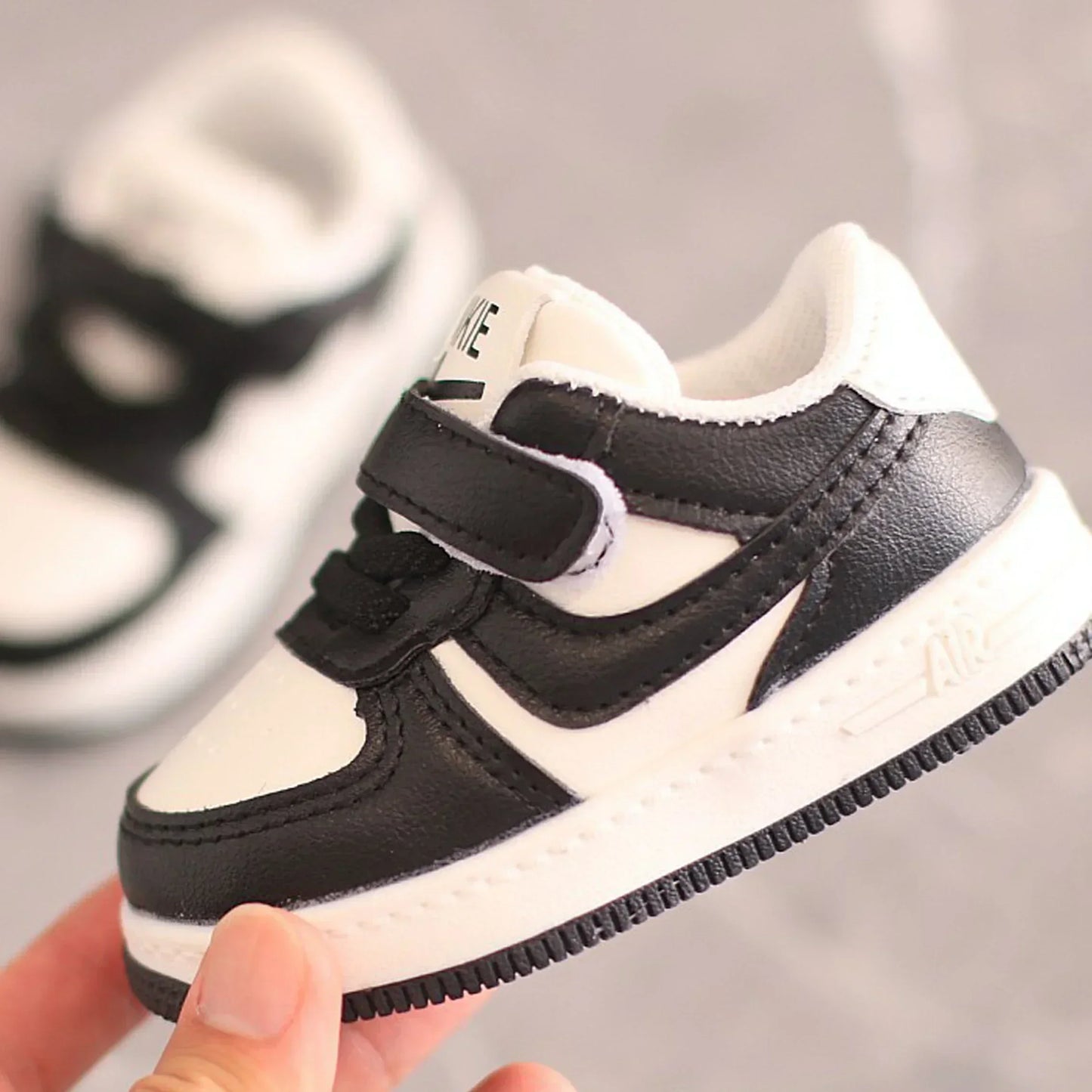 Zapatos para niños, zapatillas de correr para otoño e invierno, zapatillas de exterior antideslizantes, suela suave, zapatos deportivos para bebés y niños pequeños.