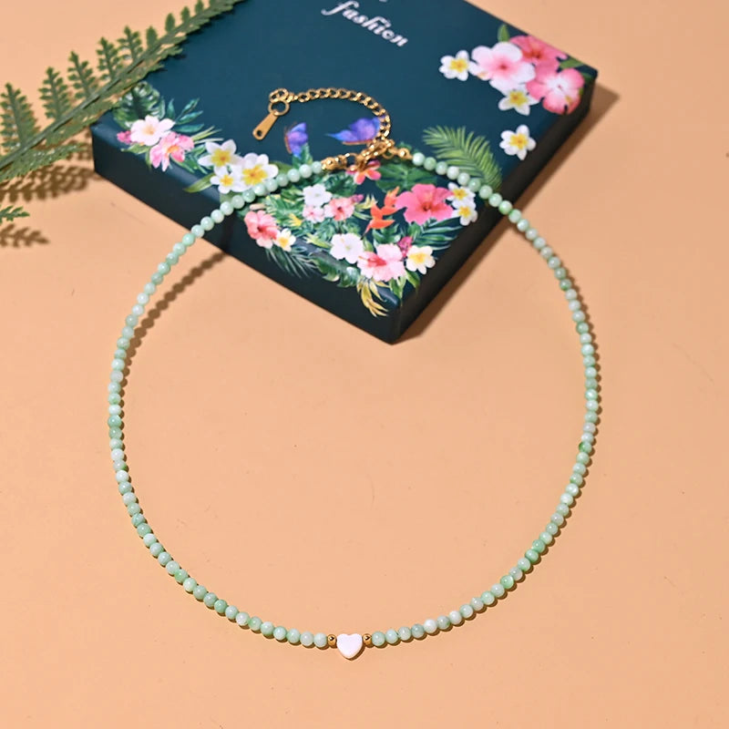MOON GIRL Gargantilla de corazón con cuentas de nácar, collar de concha natural teñida a la moda para mujer, collar de acero inoxidable para mujer